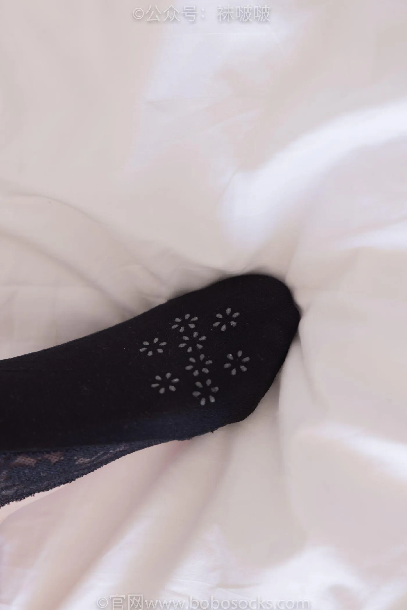 [BoBoSocks袜啵啵]NO.053 小甜豆-皮鞋、厚黑丝、黑色蕾丝船袜 [143P]插图
